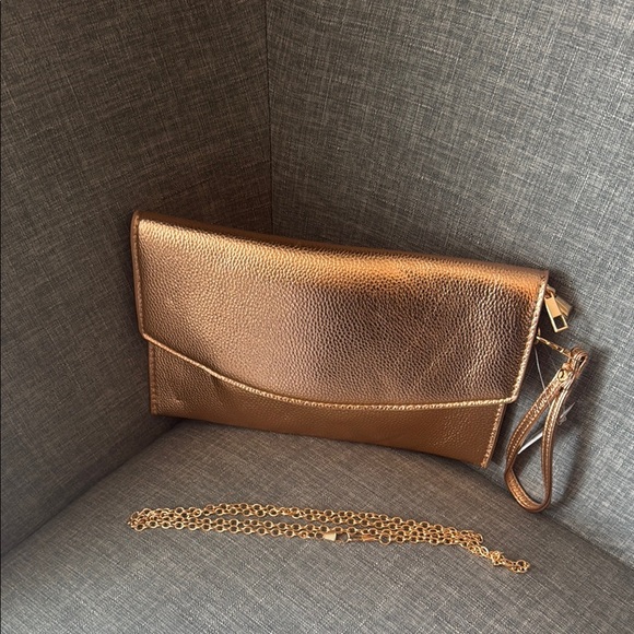Elegant Rose Gold Clutch Bag - Picture 3 of 6